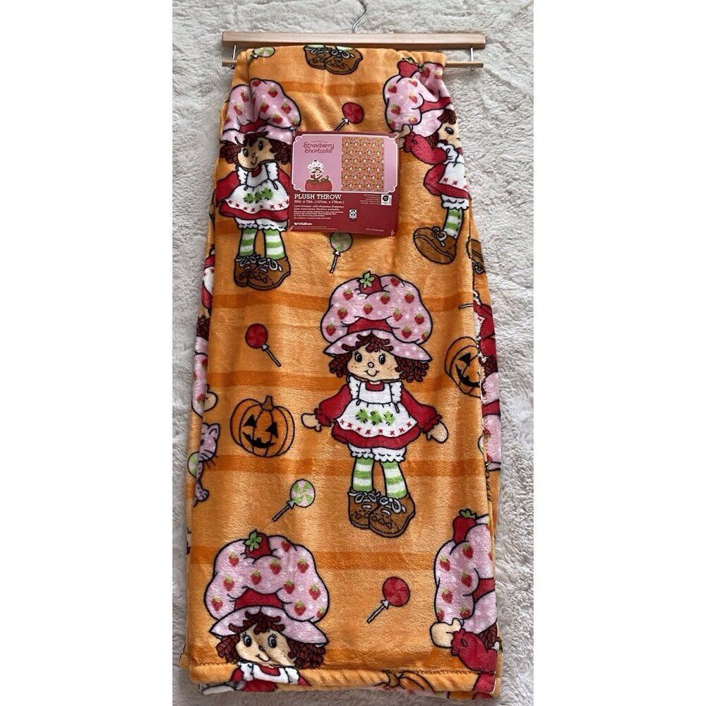 Strawberry Shortcake Orange Halloween Pumpkin Plush Throw Blanket 50 X 70” NEW